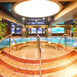 Yamaluxe - Pink & Gold With Many Facilities Apartament