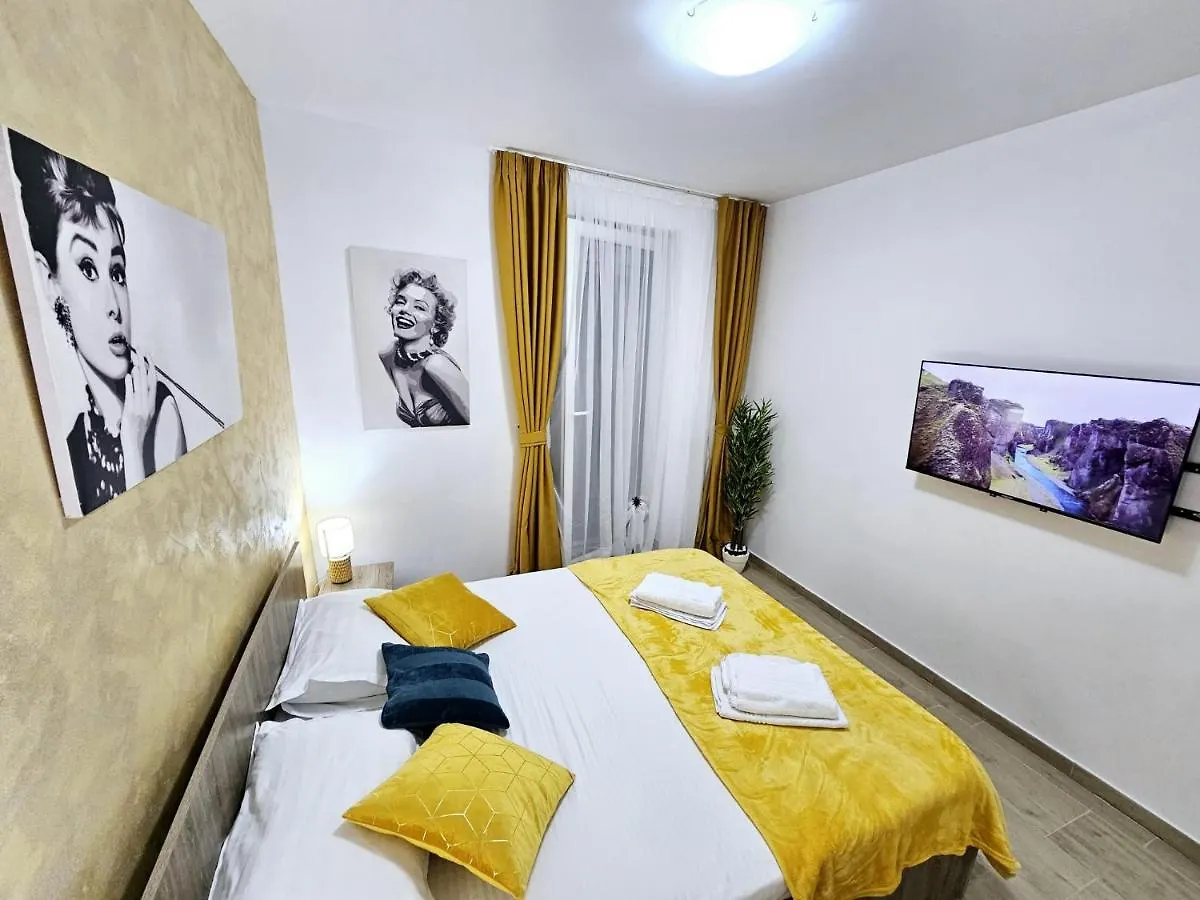 Lovely New Balcony Apartment Cismigiu Park - Pop5 Bucharest
