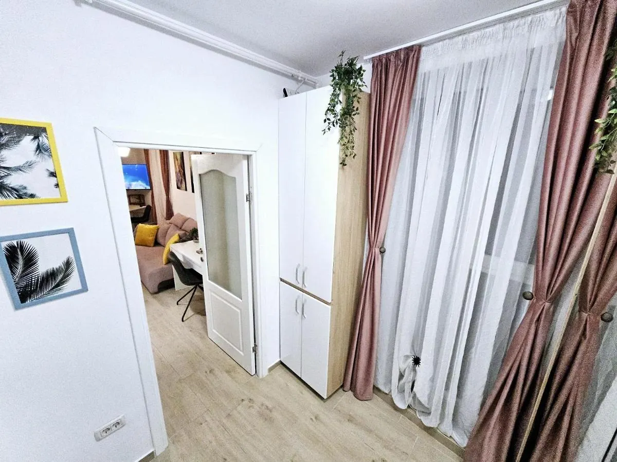 Lovely New Balcony Apartment Cismigiu Park - Pop5 Bucharest 0*,