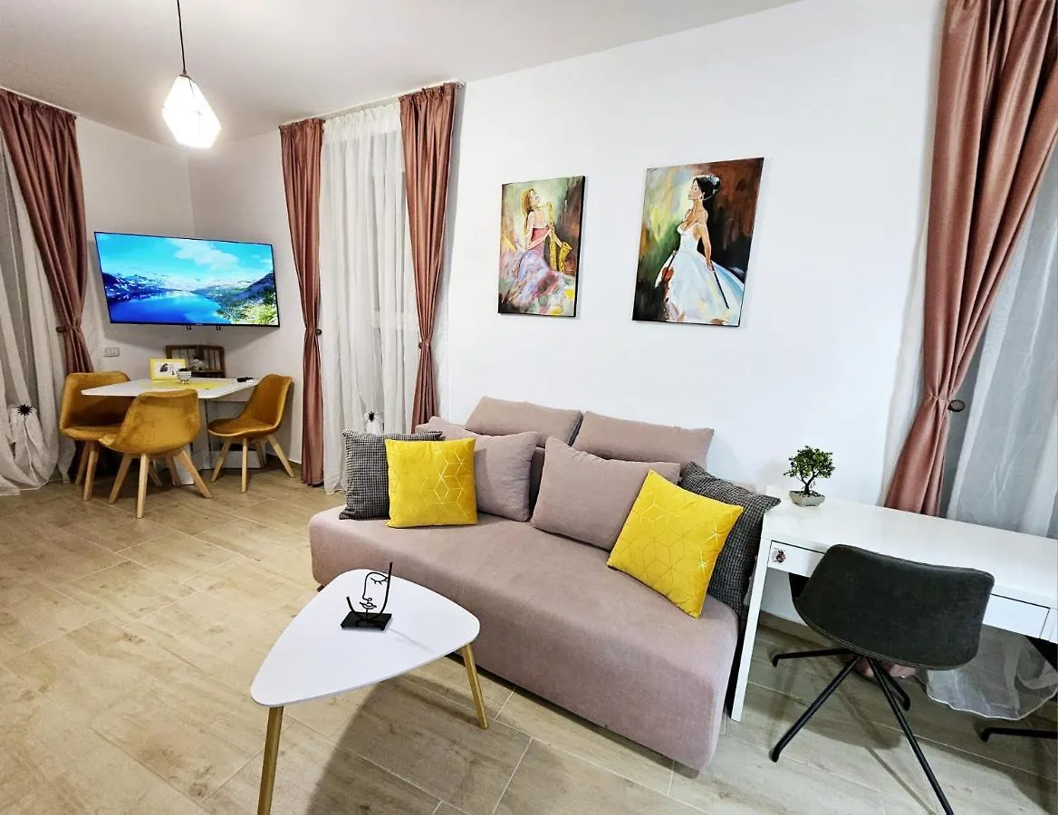 Lovely New Balcony Apartment Cismigiu Park - Pop5 Bucarest