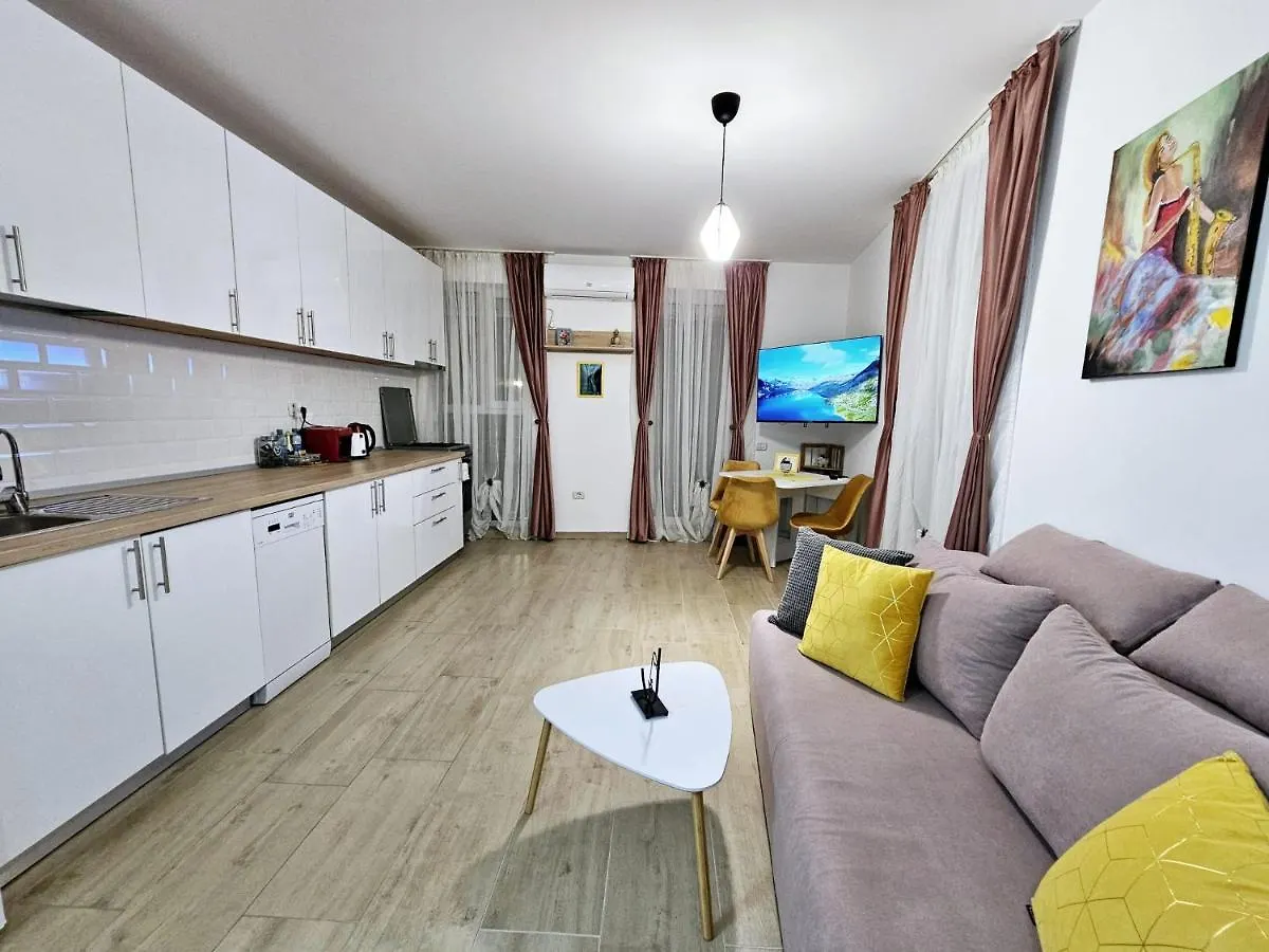 Lovely New Balcony Apartment Cismigiu Park - Pop5 Bucharest Romania