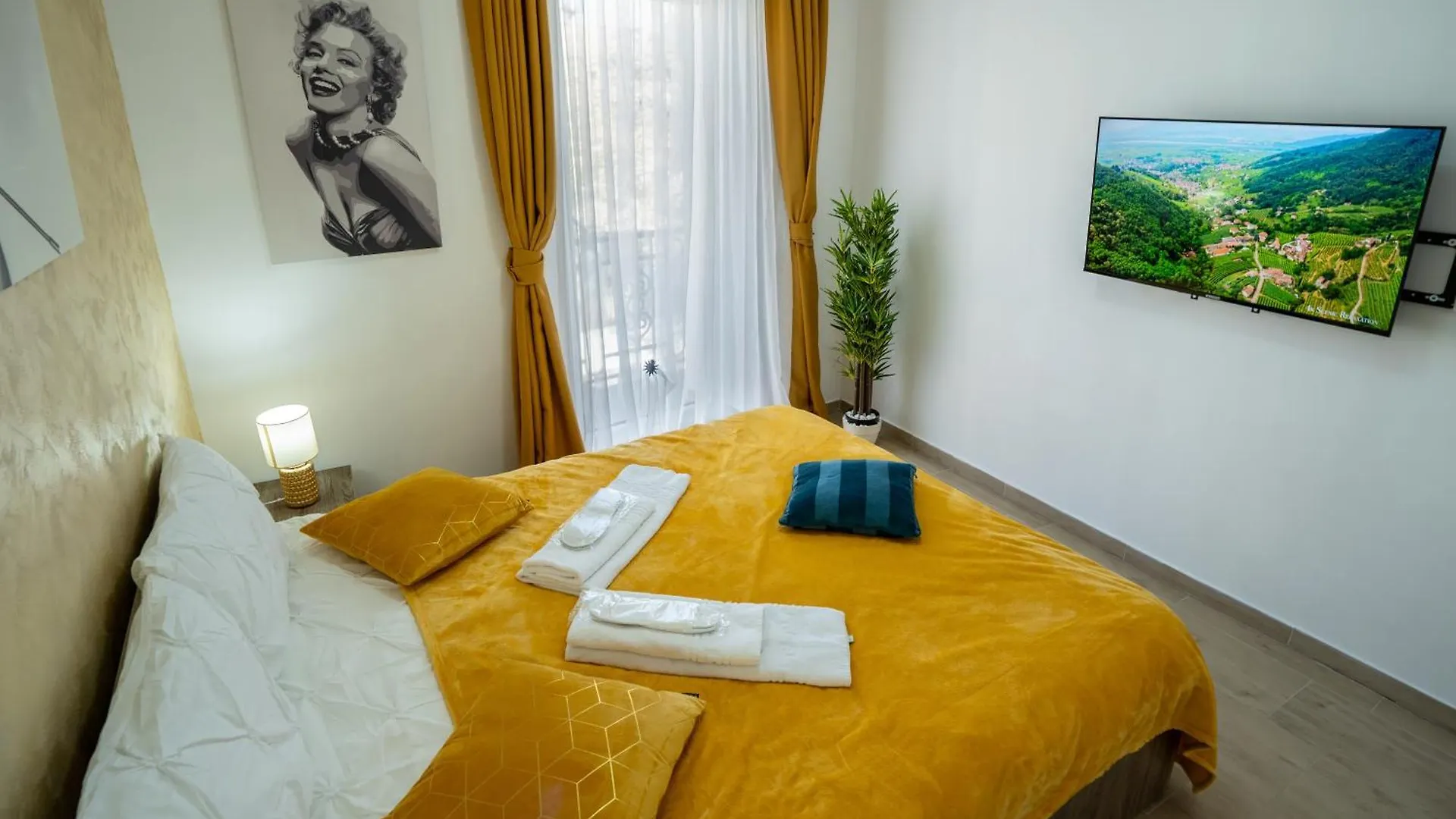 Lovely New Balcony Apartment Cismigiu Park - Pop5 Bucharest