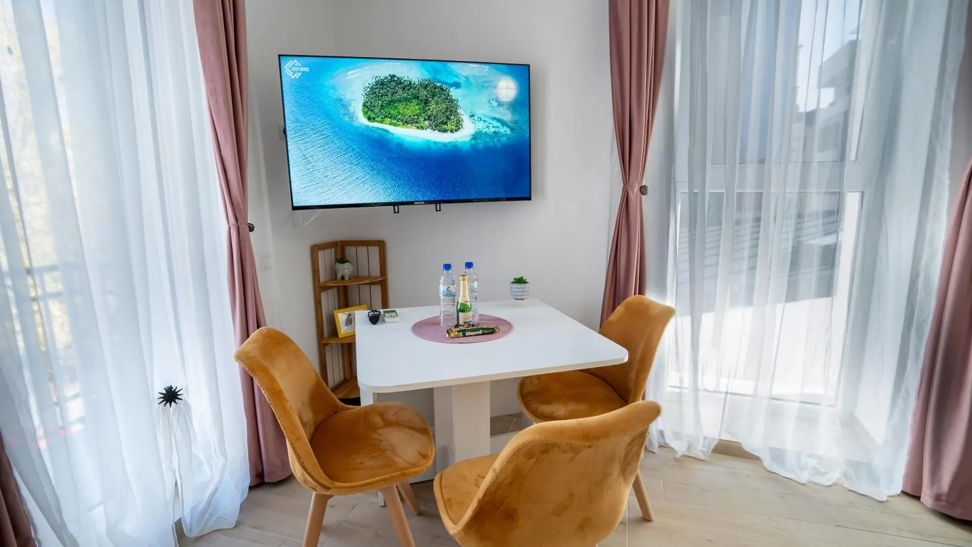 Lovely New Balcony Apartment Cismigiu Park - Pop5 Bucharest