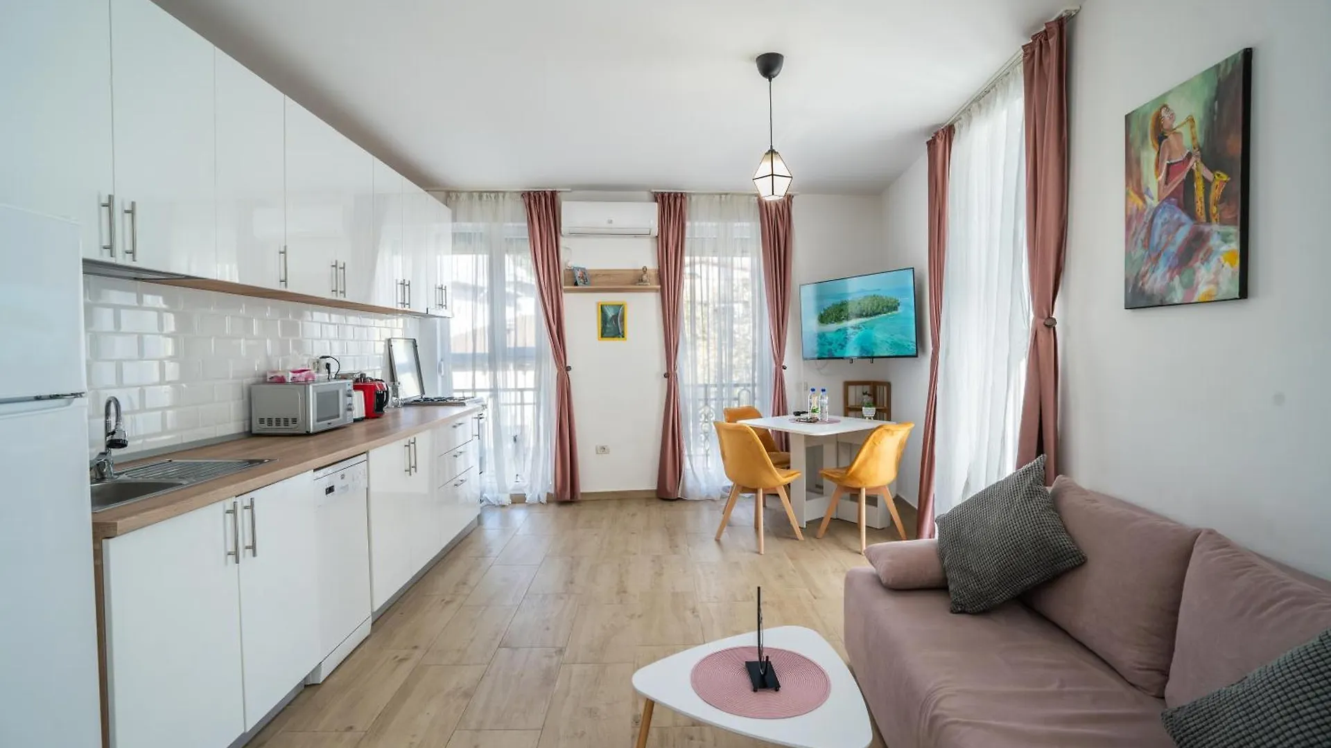 Lovely New Balcony Apartment Cismigiu Park - Pop5 Bucharest