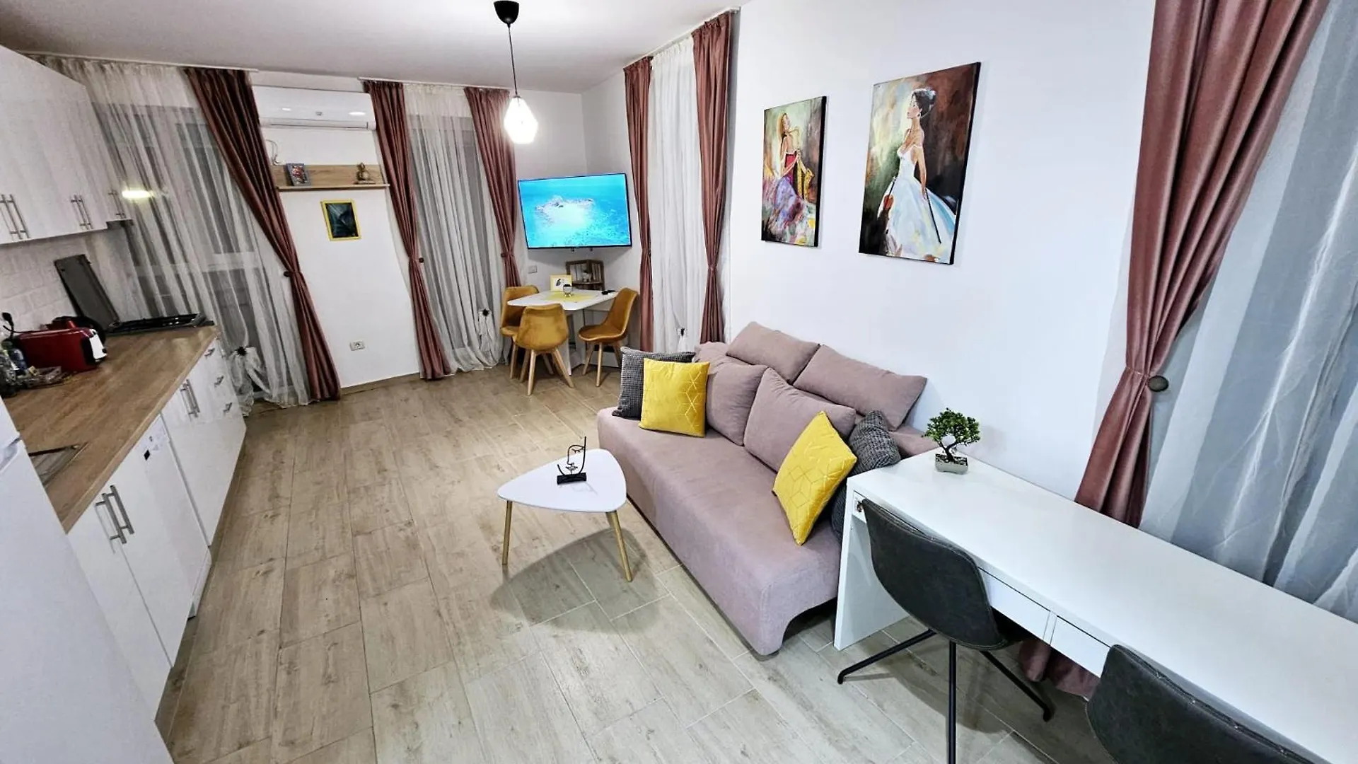 Lovely New Balcony Apartment Cismigiu Park - Pop5 Bucharest