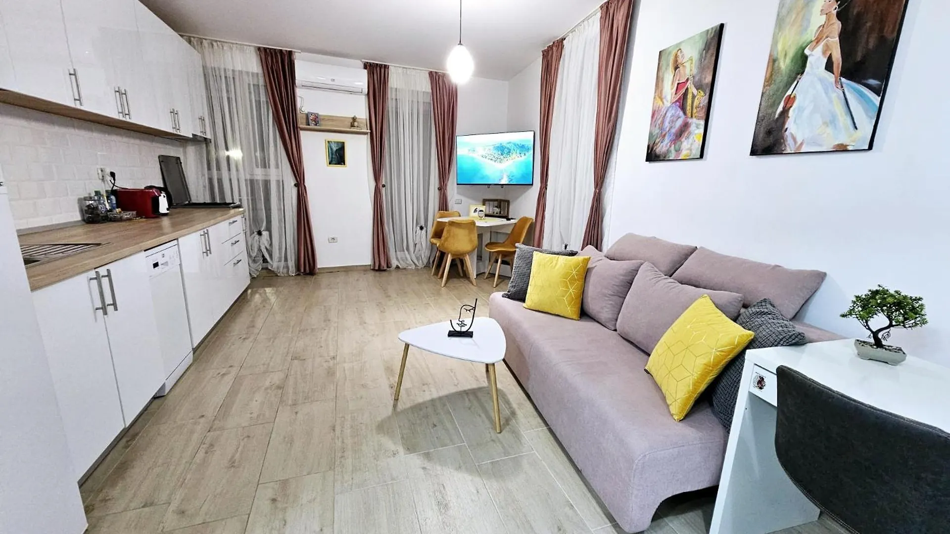 Lovely New Balcony Apartment Cismigiu Park - Pop5 Bucharest 0*,