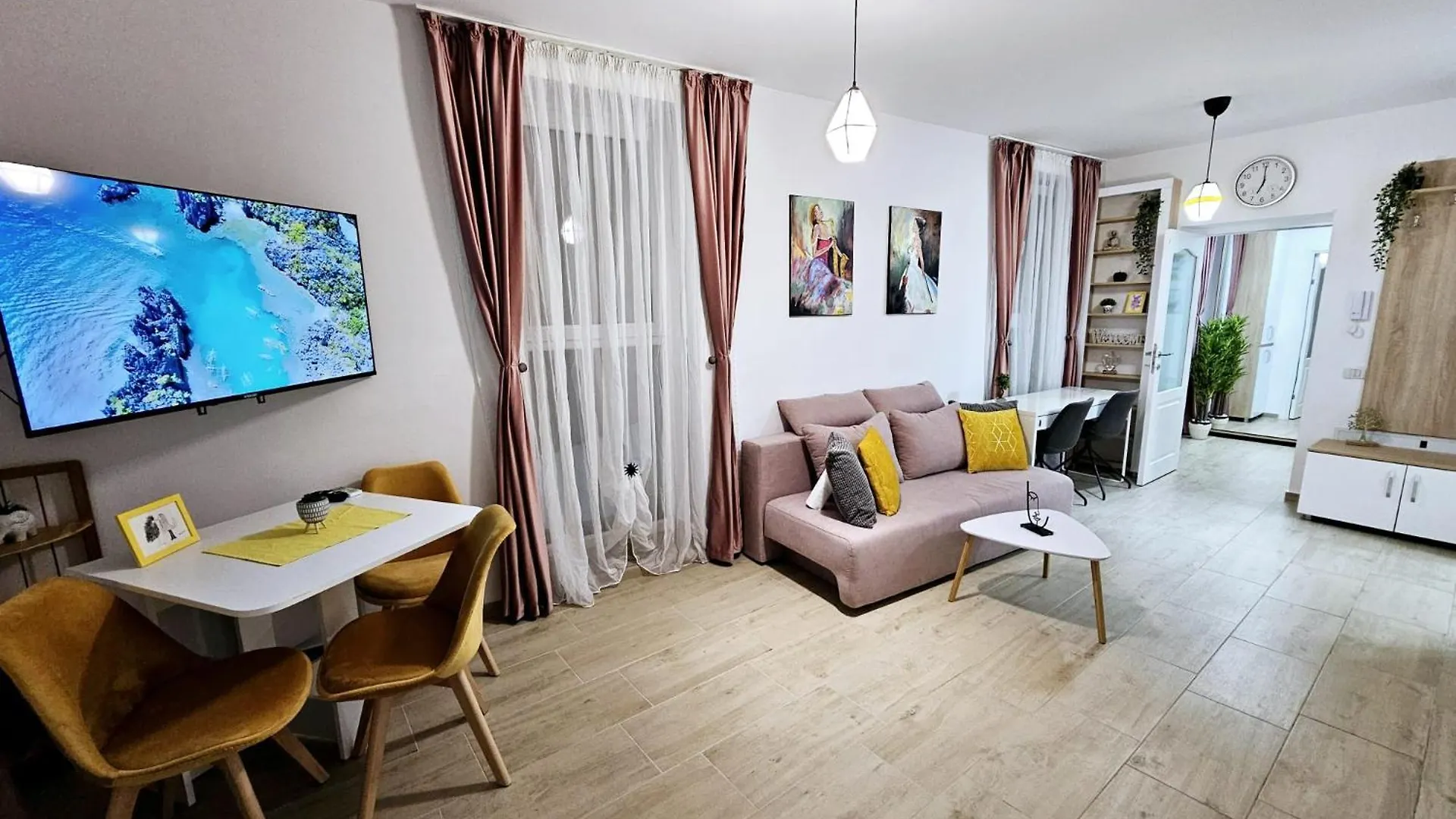 Lovely New Balcony Apartment Cismigiu Park - Pop5 Bucharest Romania