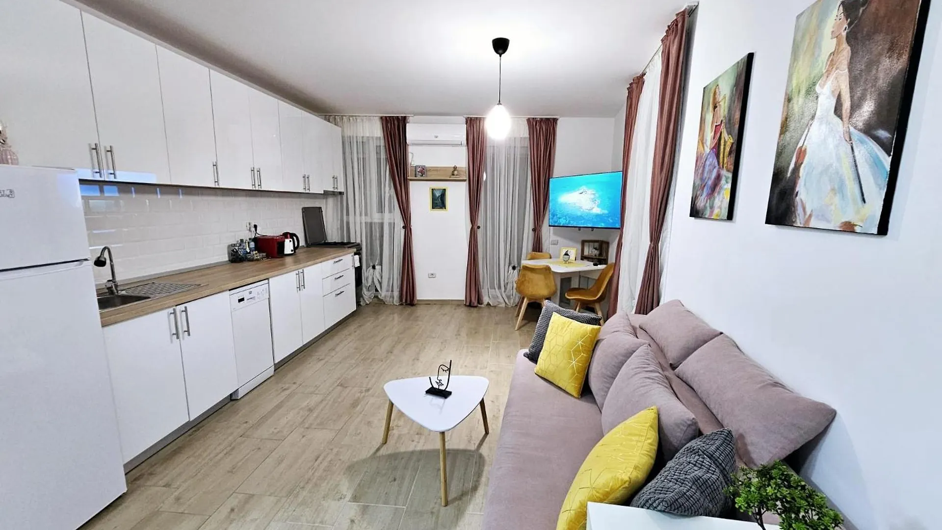 Lovely New Balcony Apartment Cismigiu Park - Pop5 Bucharest 0*,